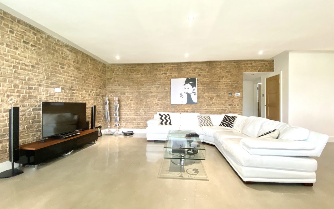 Two bedroom apartment in Walton on Thames